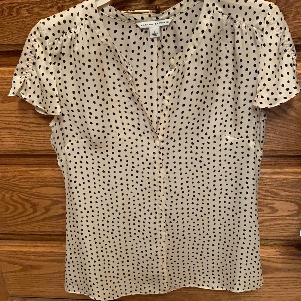 Banana republic cream silk button down shirt
